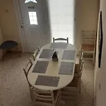 Апартаменти Sea Breeze Maisonette Ларнака