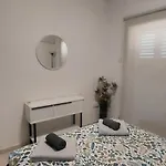 Апартаменти Sea Breeze Maisonette *