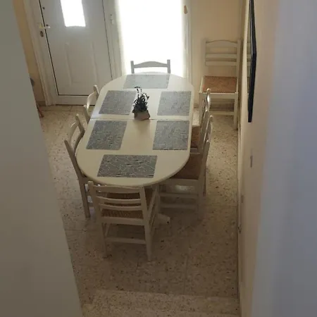 Sea Breeze Maisonette Апартаменты Ларнака