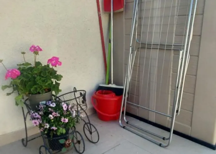 Sea Breeze Maisonette לרנקה