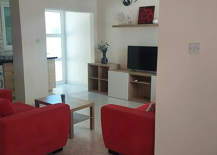 Sea Breeze Maisonette דירה לרנקה