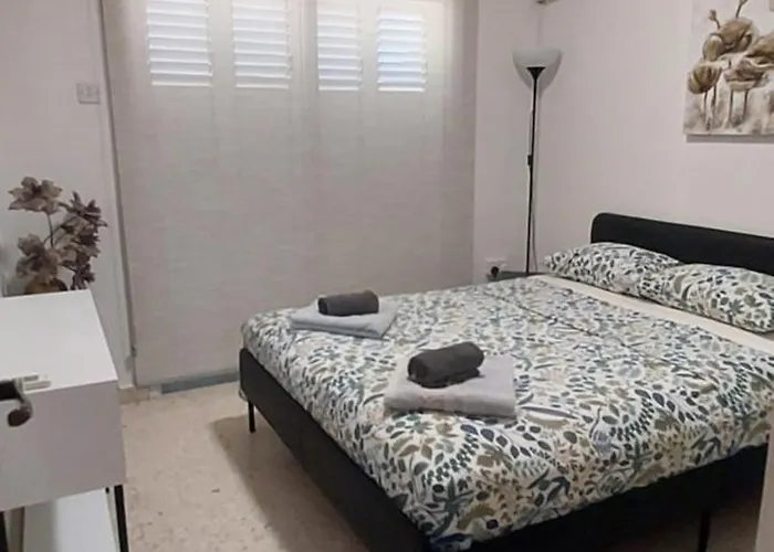 Sea Breeze Maisonette לרנקה